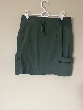 Athleta Dark Green Drawstring Skort with Zippered Cargo Pockets